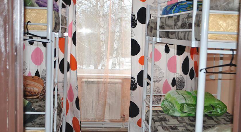 Кровать в общем четырехместном номере